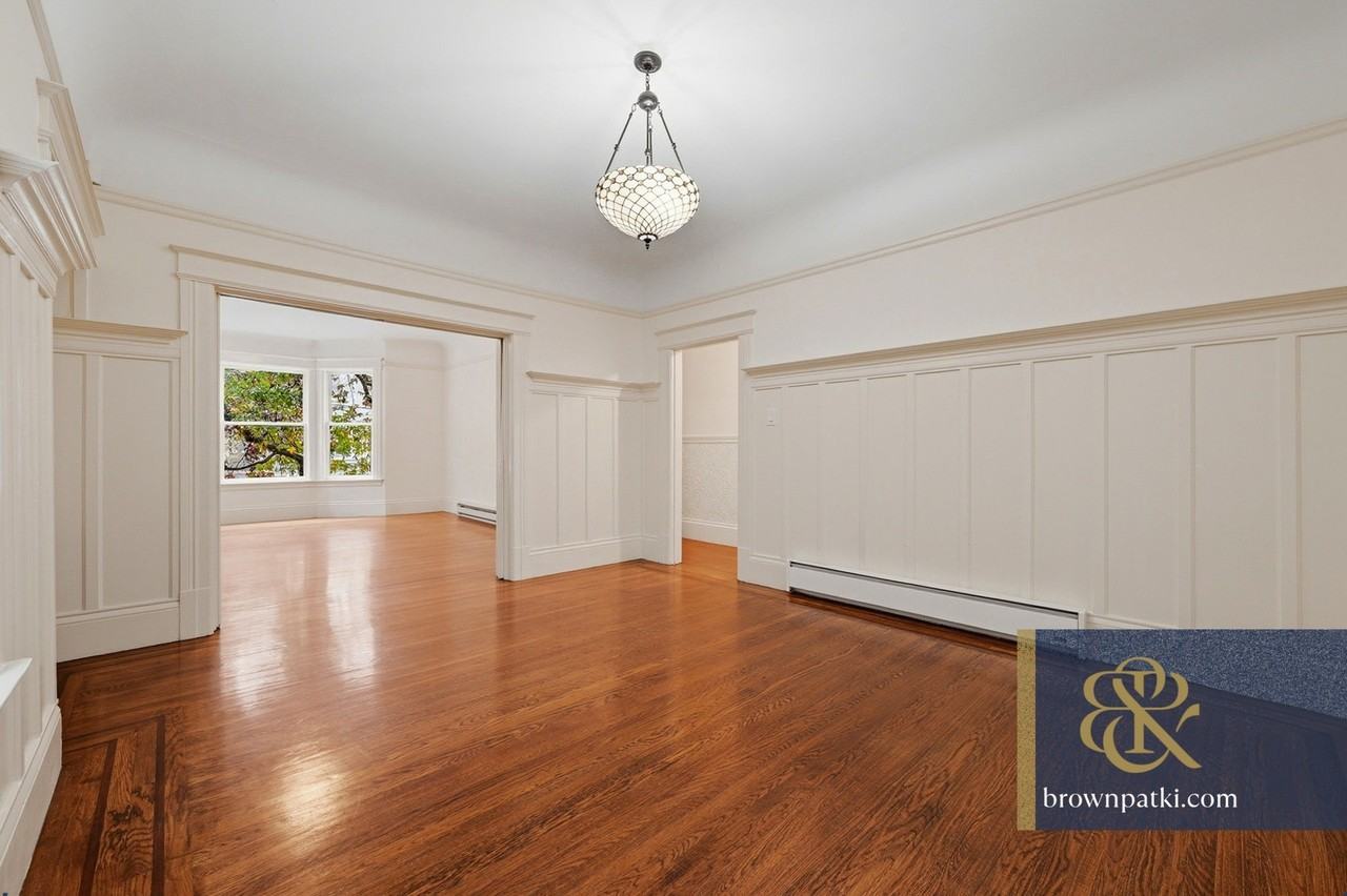 1056 Cole St - Photo 5 of 22