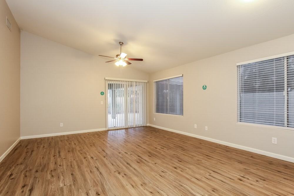 7815 W Northview Ave - Photo 3 of 16