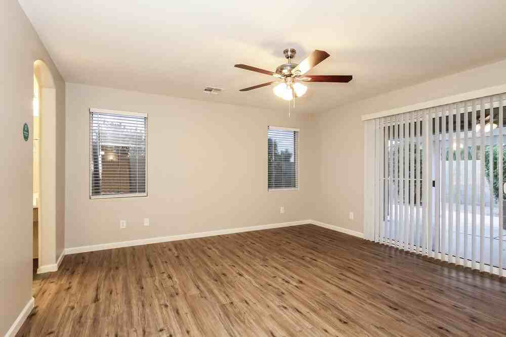 7815 W Northview Ave - Photo 7 of 16