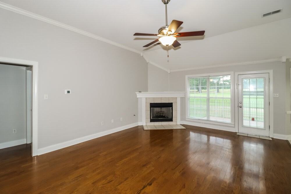 7633 Meadow Ridge Ln - Photo 6 of 20