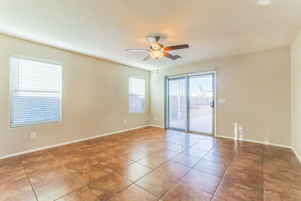 38306 N Amy Ln - Photo 3 of 16