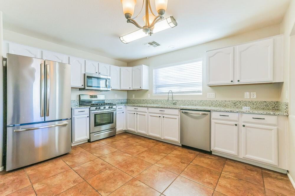 38306 N Amy Ln - Photo 6 of 16