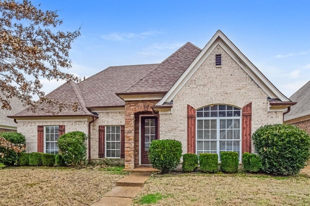 5774 Bedford Loop E - Photo 3 of 16