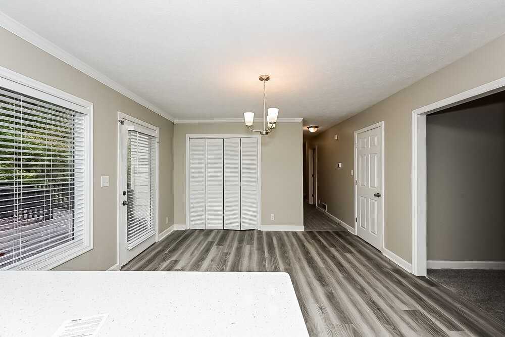 130 Maple Pl - Photo 5 of 16