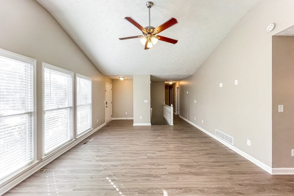 700 Gregory Manor Dr Sw - Photo 4 of 17