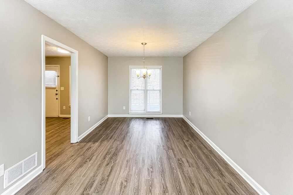 700 Gregory Manor Dr Sw - Photo 7 of 17