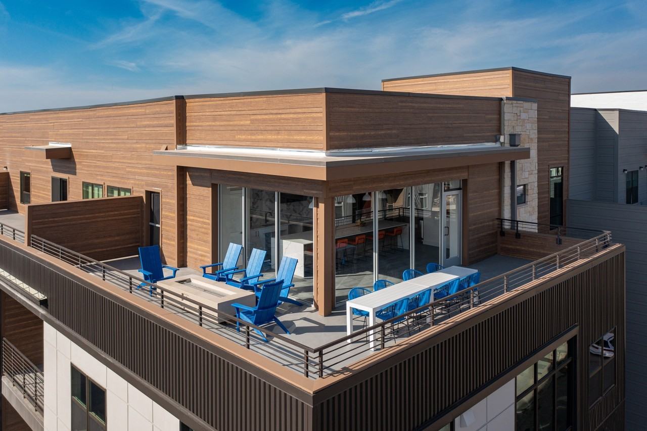 Noble 2500 | Student Housing - Photo 3 of 50