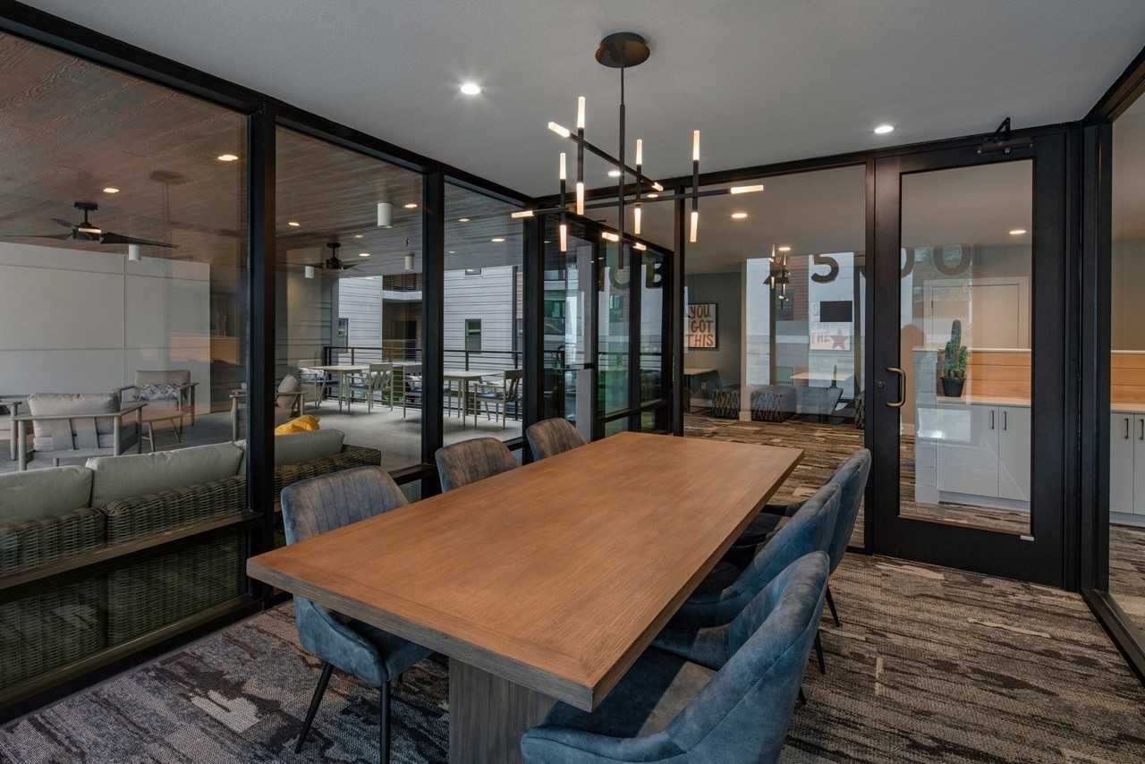 Noble 2500 | Student Housing - Photo 6 of 50