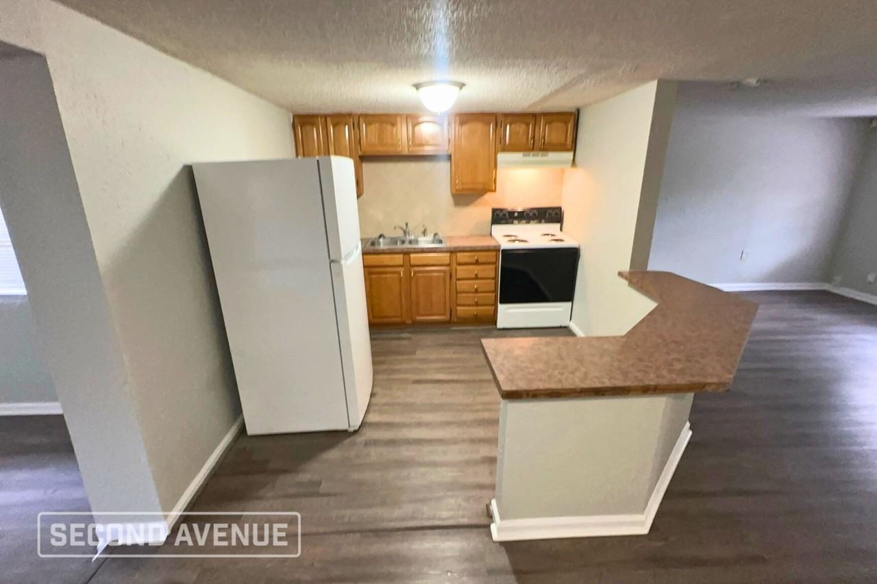 1743 Palmdale St - Photo 4 of 12