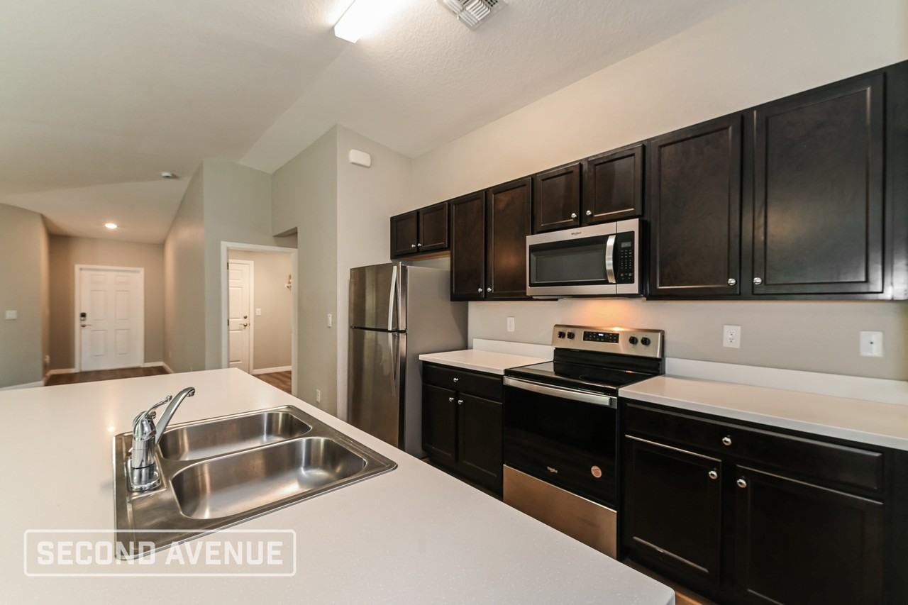 4621 Lacoco St - Photo 5 of 24