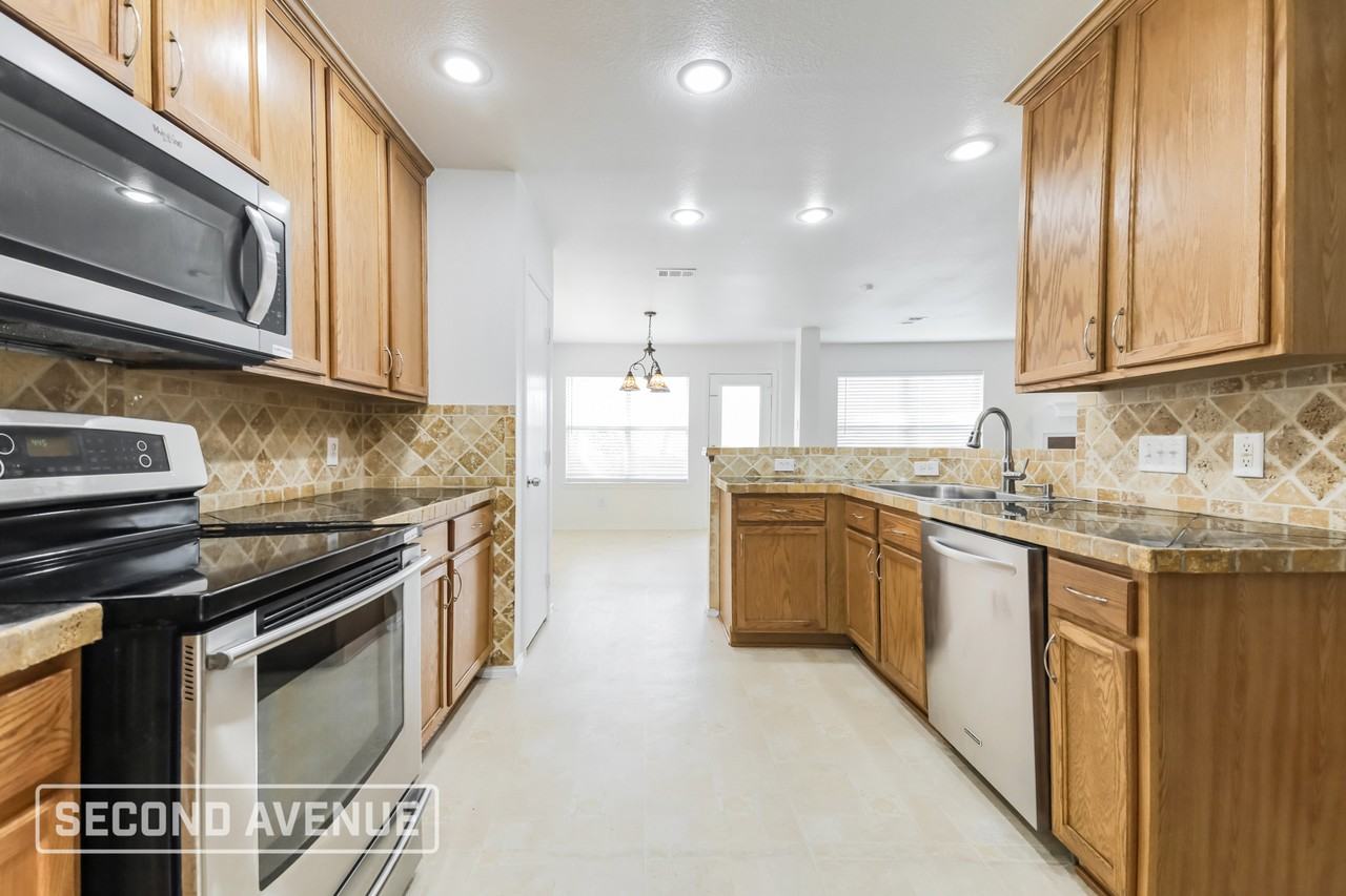 925 Warbler - Photo 6 of 28