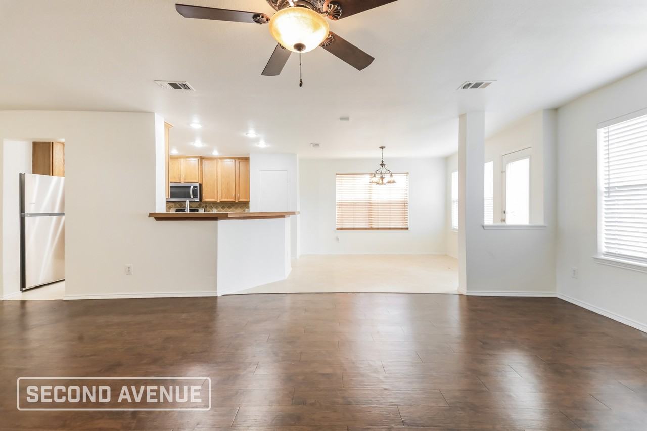 925 Warbler - Photo 7 of 28