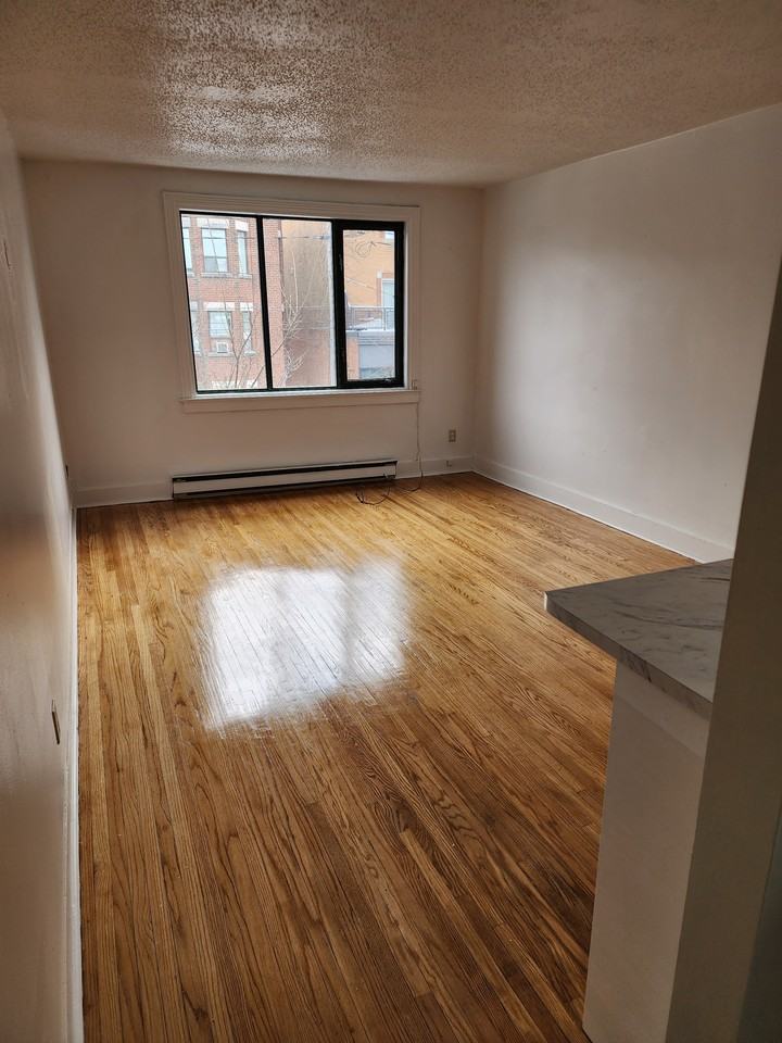 2134 Queen Street East #B - Photo 3 of 4