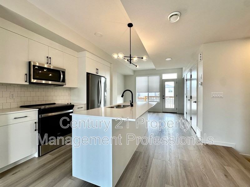 2617 Alces Way SW Edmonton AB, T6X 1A5 - Photo 4 of 25