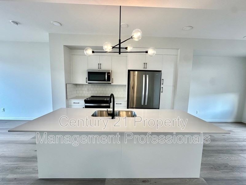 2617 Alces Way SW Edmonton AB, T6X 1A5 - Photo 5 of 25