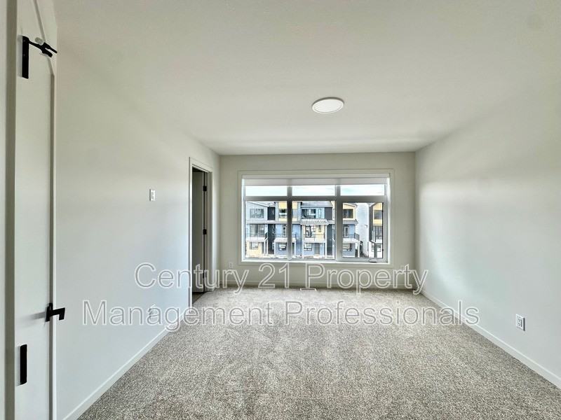 2617 Alces Way SW Edmonton AB, T6X 1A5 - Photo 6 of 25