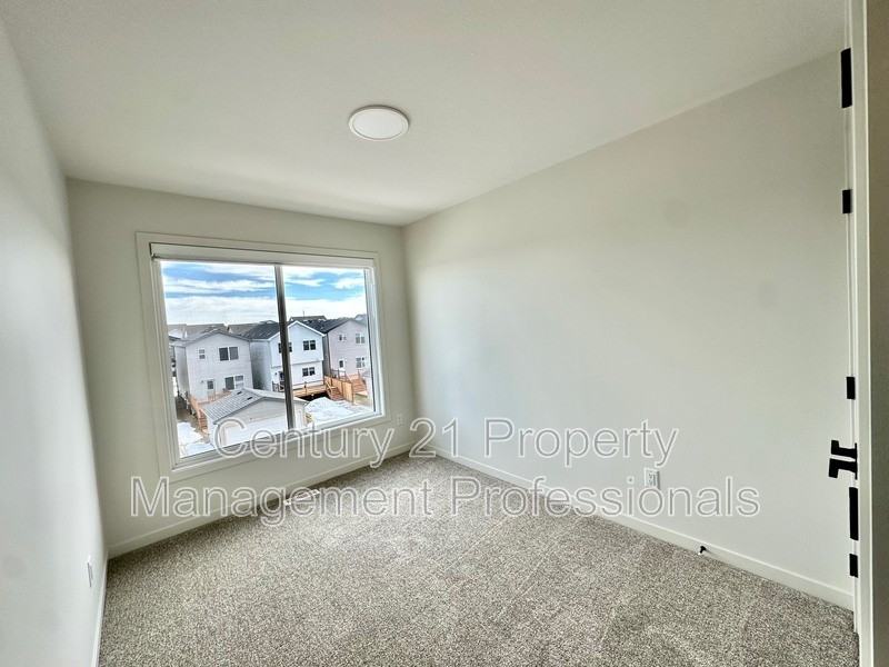 2617 Alces Way SW Edmonton AB, T6X 1A5 - Photo 7 of 25