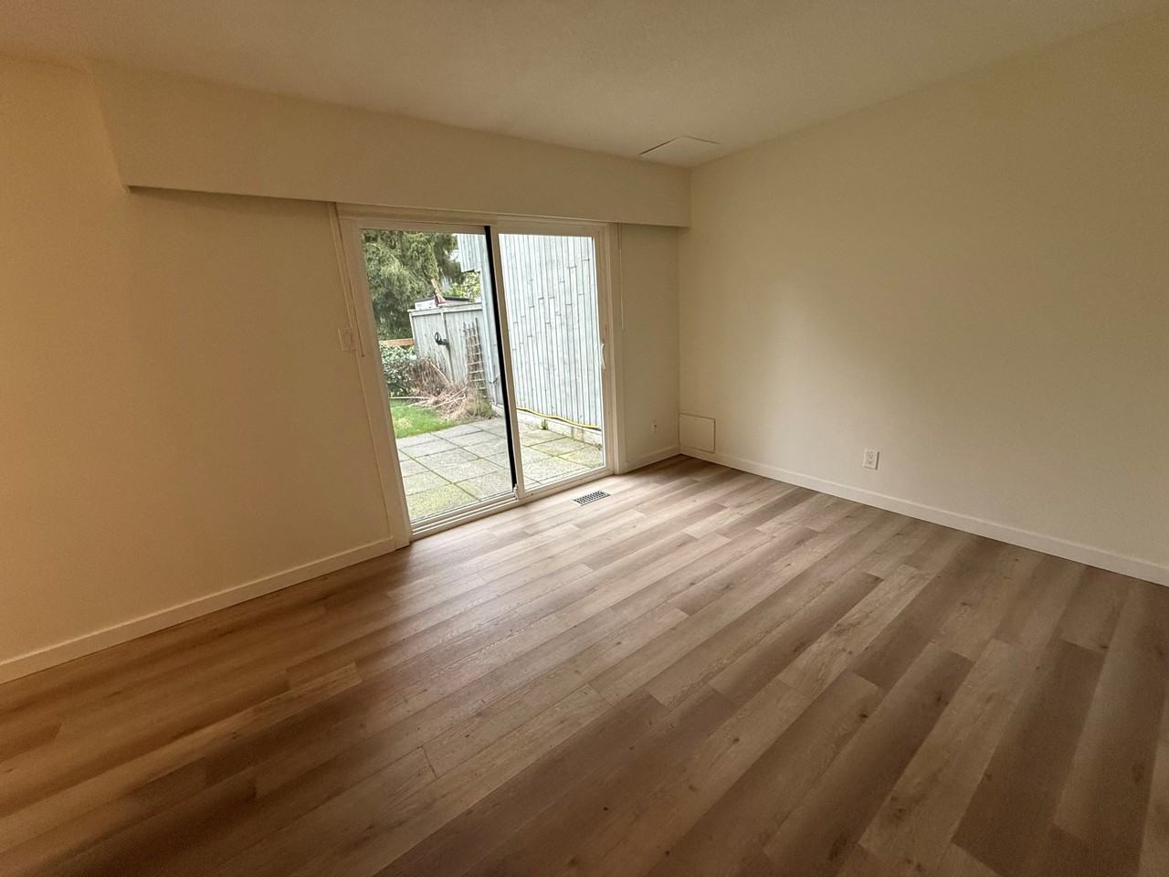 3086 Baird Rd - Photo 7 of 50