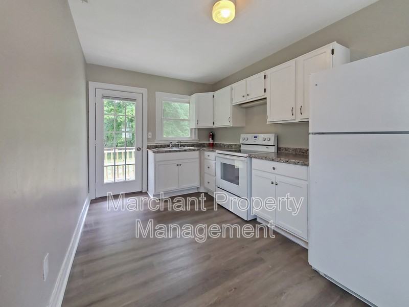 31 Agnew Rd - Photo 4 of 9