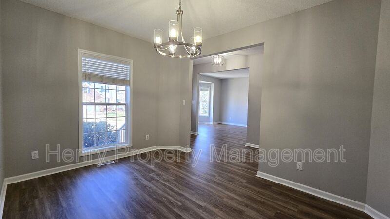 612 Park York Ln - Photo 3 of 8