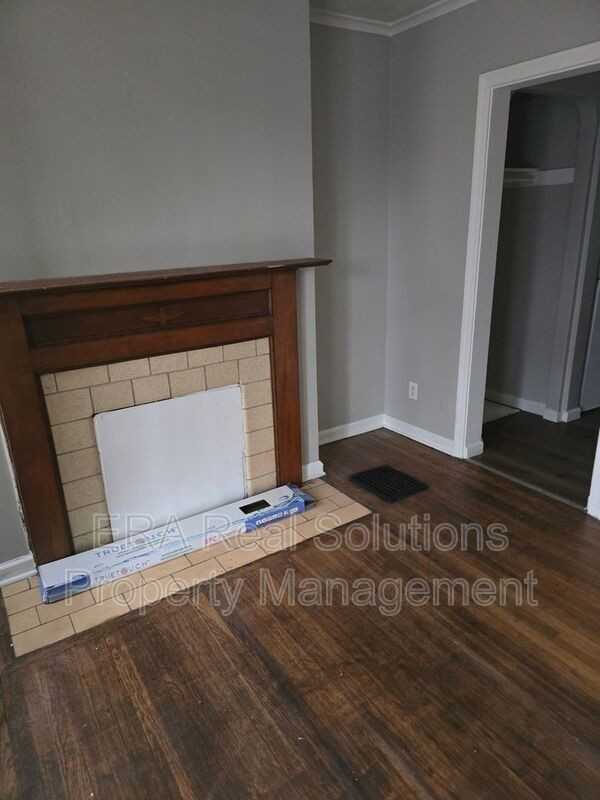 545 Seymour Ave - Photo 7 of 13