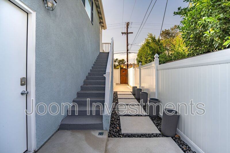 1668 Bellford Ave - Photo 4 of 22