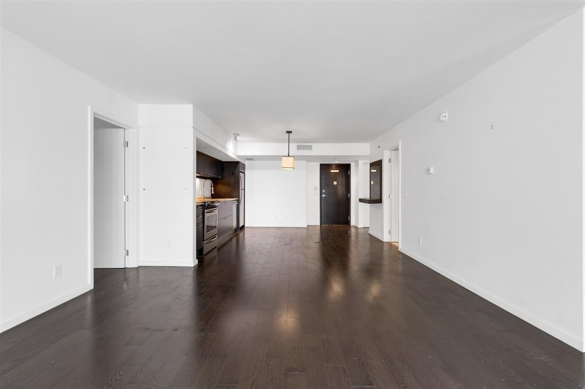 350 Boulevard De Maisonneuve Ouest #503 - Photo 3 of 17