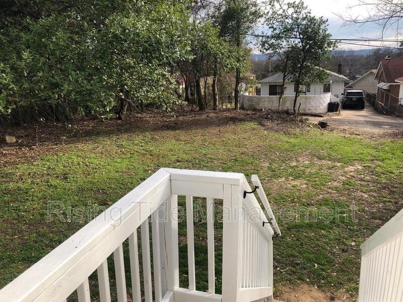 1131 8th Ave W - Photo 2 of 10