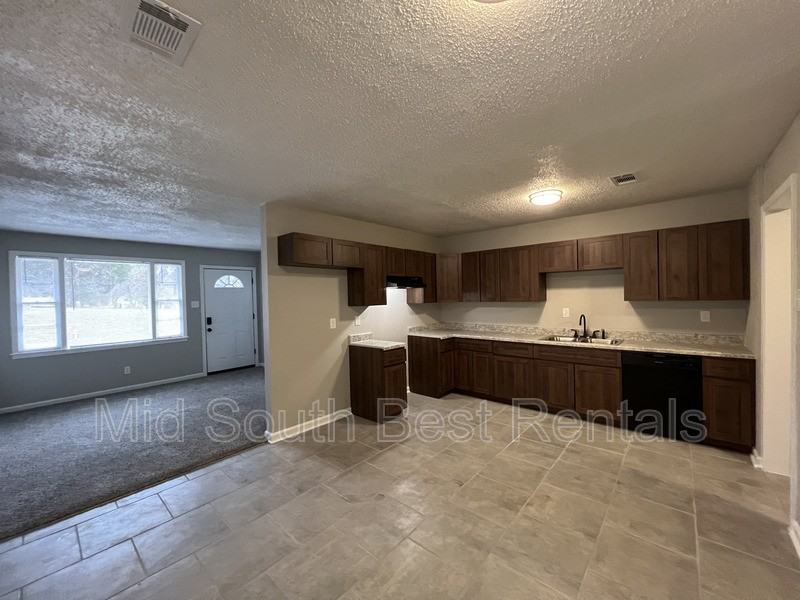 1281 Elliston Rd - Photo 3 of 13