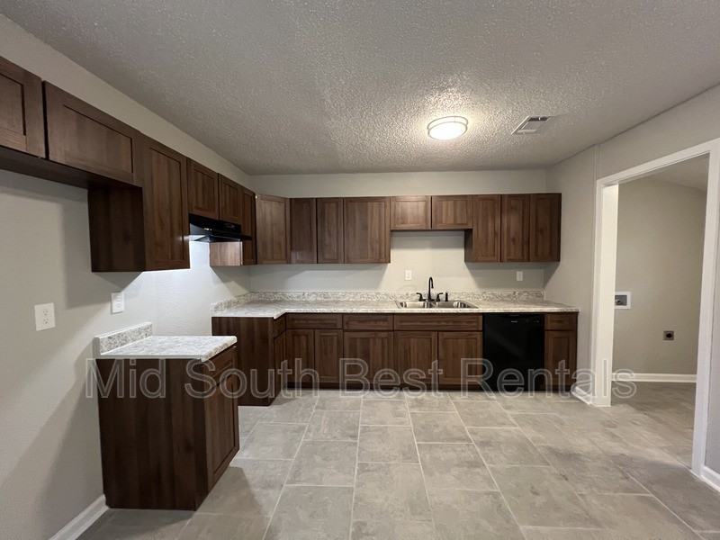 1281 Elliston Rd - Photo 5 of 13