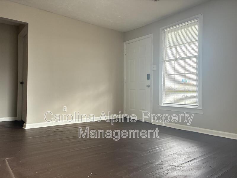 208 Royster Ave - Photo 5 of 17