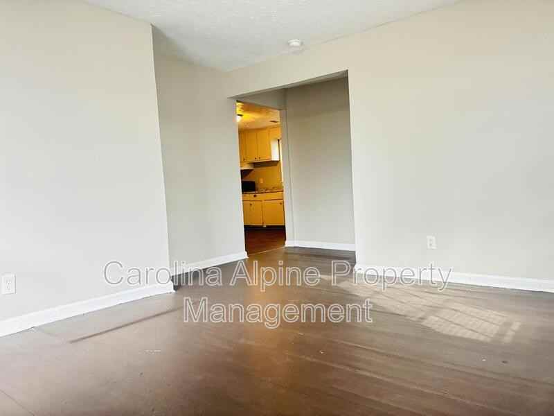 208 Royster Ave - Photo 7 of 17