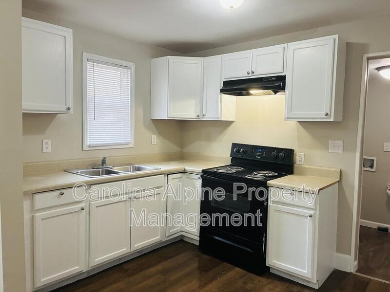 512 Kings Rd - Photo 5 of 16