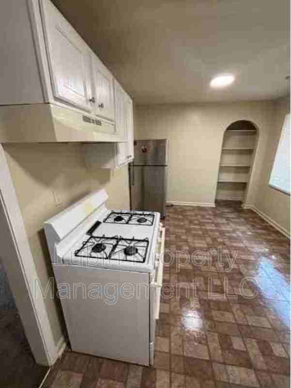 4712 Royal Ridge Dr - Photo 5 of 7