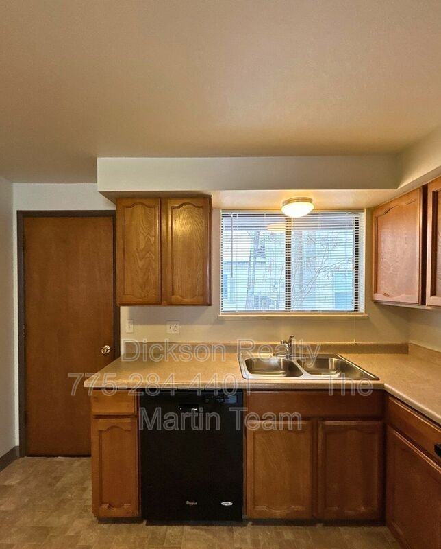 1128 H St - Photo 3 of 16