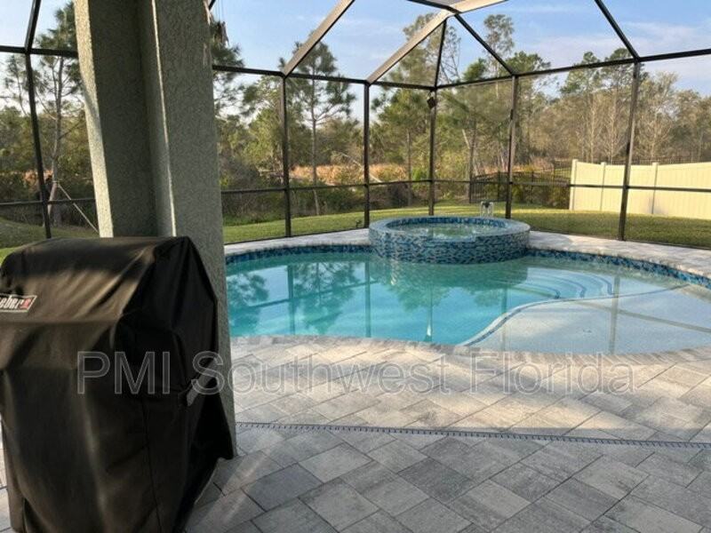 16474 Woodside Gln - Photo 4 of 9