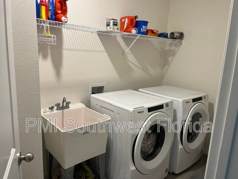 16474 Woodside Gln - Photo 5 of 9