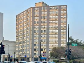 6415 N Sheridan Rd #307 - Photo 1 of 1