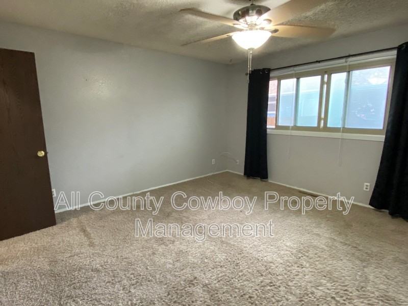 1150 N 18th St - Photo 4 of 13