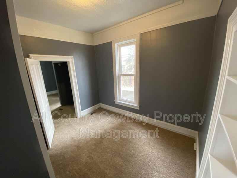 418 S 6th St #A - Photo 5 of 8