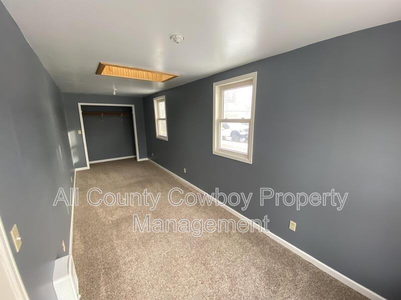 418 S 6th St #A - Photo 6 of 8