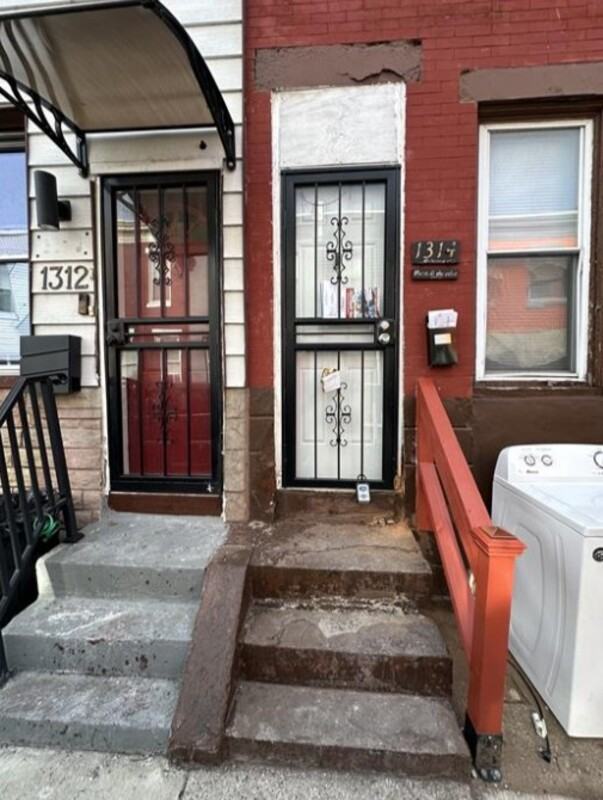 1314 W Wishart St - Photo 2 of 29