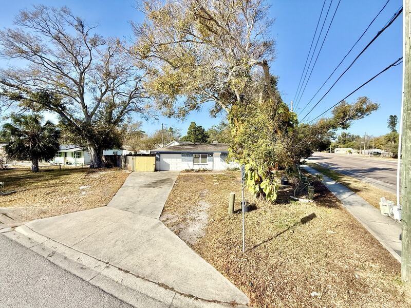 5396 68th Way N - Photo 3 of 50