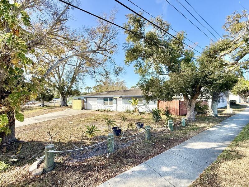 5396 68th Way N - Photo 5 of 50