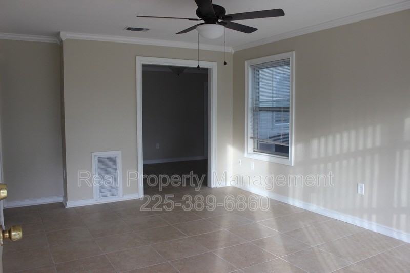 2156 Seracedar Dr - Photo 3 of 13