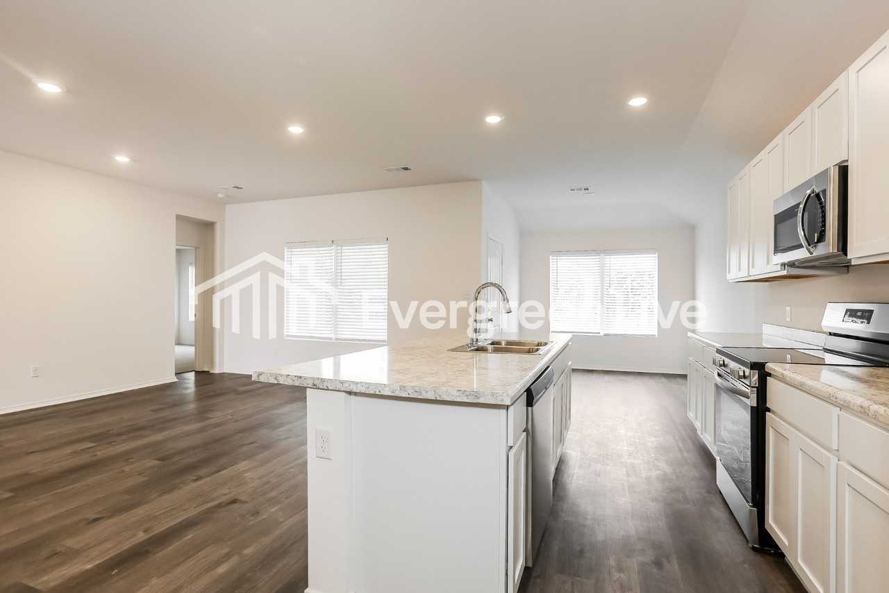 127 Jasmine Ct - Photo 7 of 16