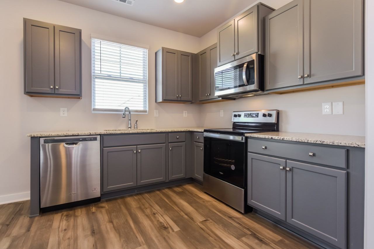 26242 Beech Grove Ln - Photo 6 of 29