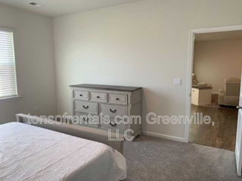 938 Pineland Dr - Photo 7 of 23