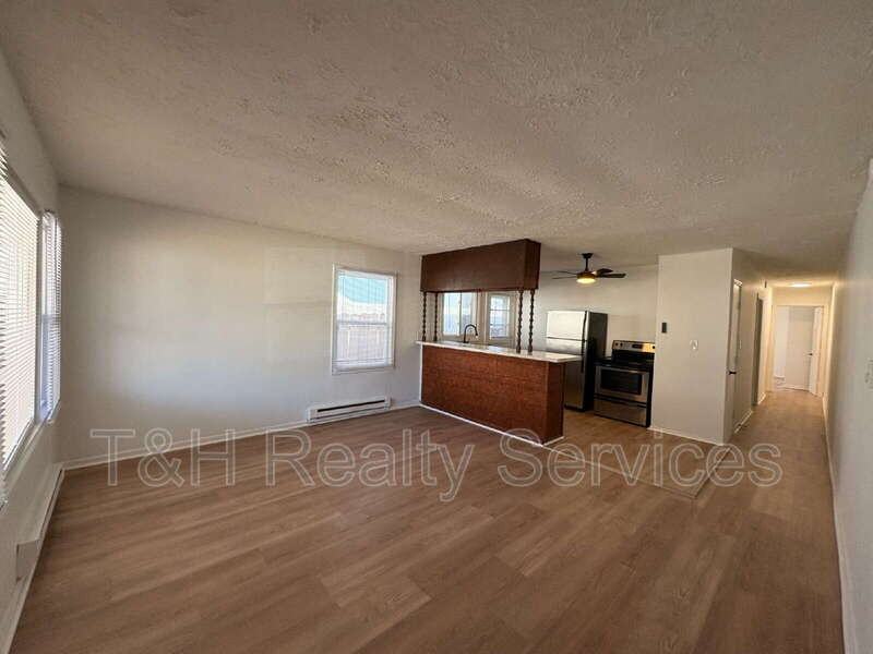 1261 W 32nd St - Photo 4 of 15