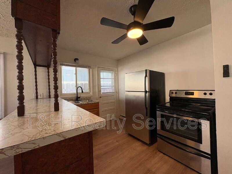 1261 W 32nd St - Photo 5 of 15